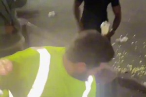 笑不活了！环卫工在打扫卫生尼克斯是球迷都要上去庆祝一下